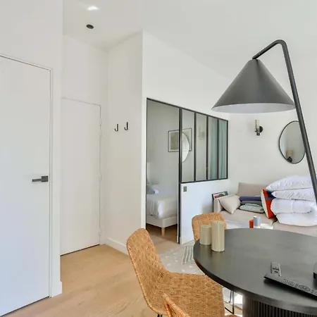 Superb 1br Flat 10 Min From Bon Marche Rive Gauche Lägenhet